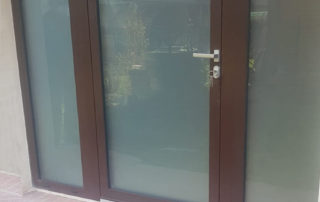 Porta esterna con vetro satinato
